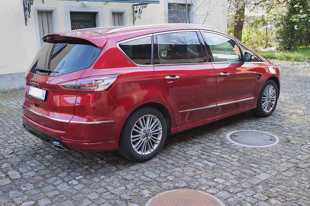 Ford Automobili: Ford S-Max 2.0 TDCi Vignale – Usato da Männedorf venduto da ppapp