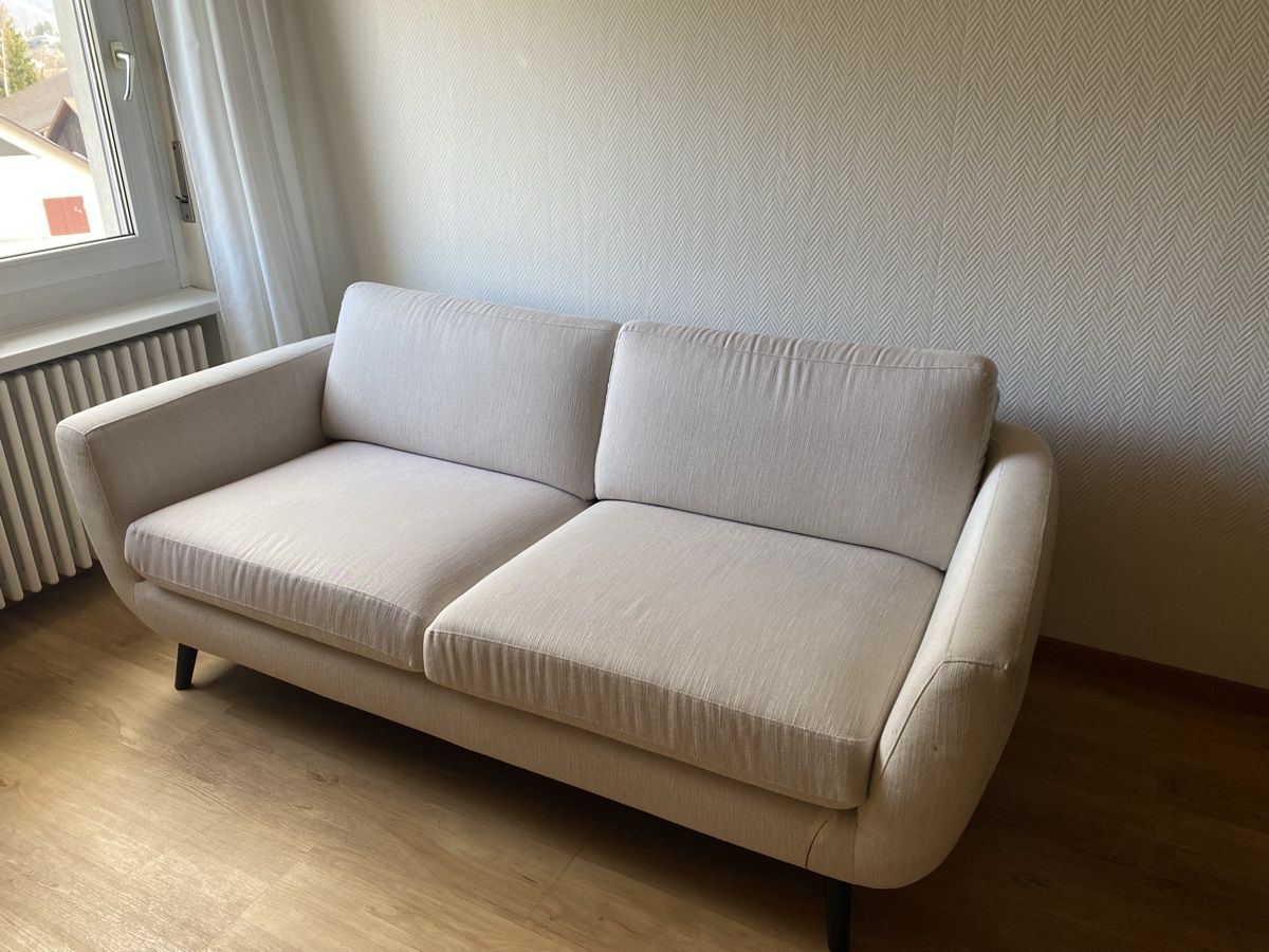 Divani: Weisses Sofa mit Hocker – Usato da Gipf-Oberfrick venduto da tim_2mkl 8