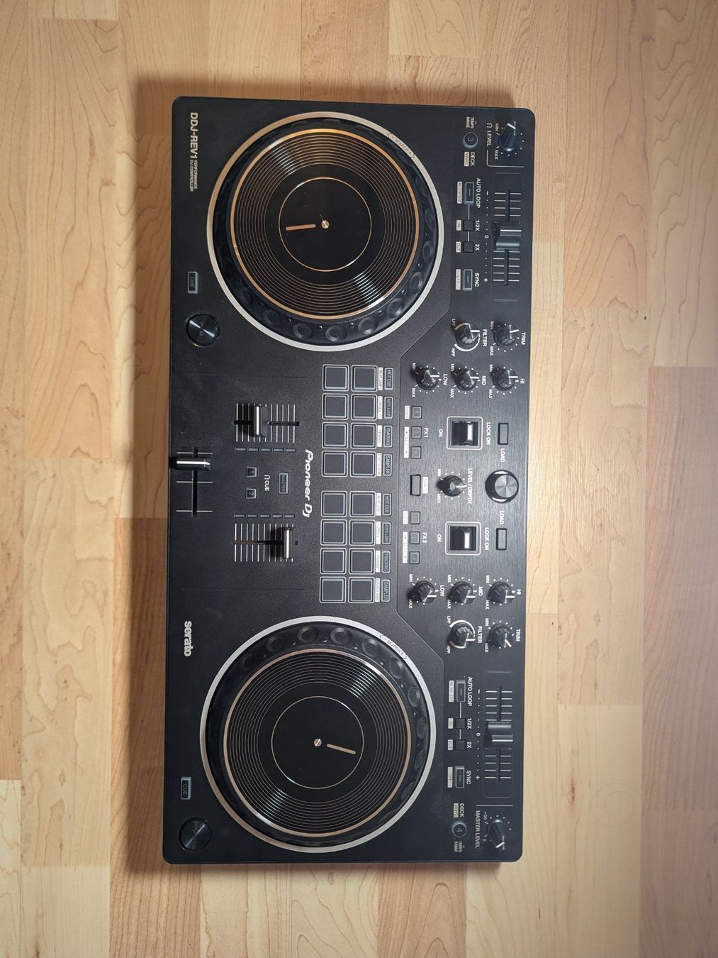 Pioneer Console di mixaggio: Pioneer DJ DDJ-REV1 – Usato da Weesen venduto da AuraAudio