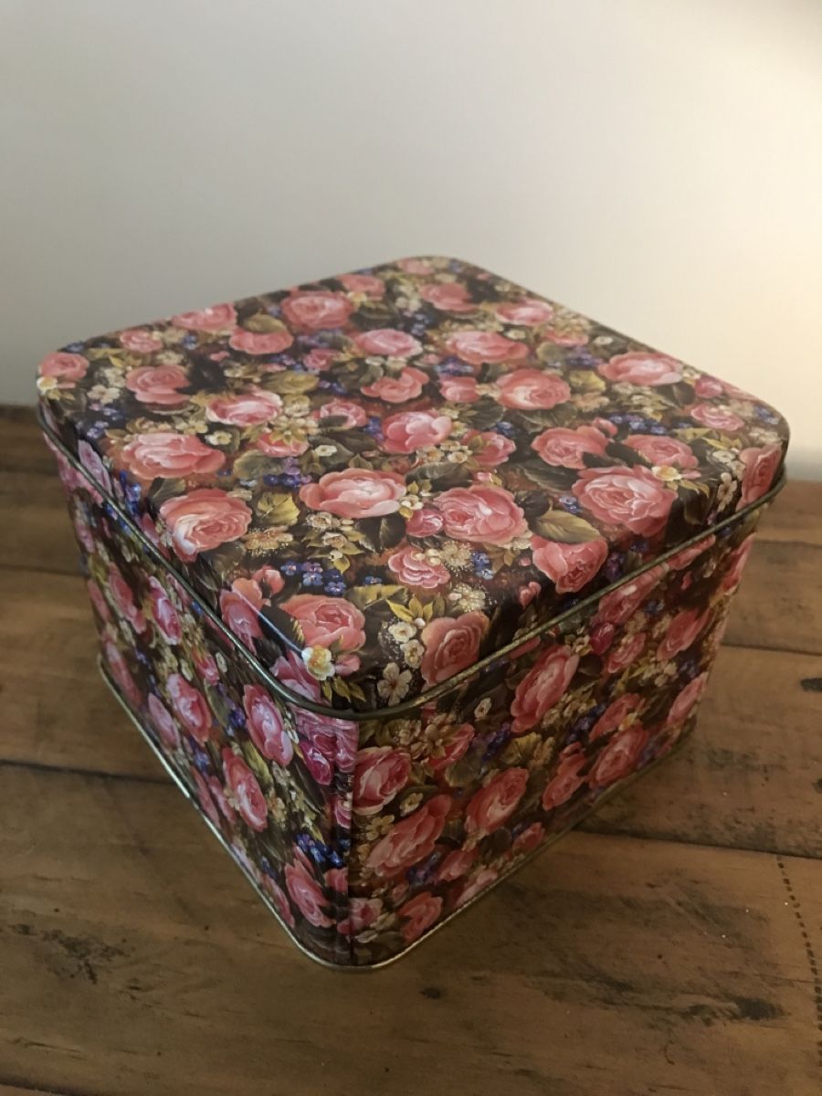 Sonstige Dekorationen & Accessoires: Vintage Blechdose mit Rosenmotiv – Gebraucht aus Rapperswil SG von cosiba01 1