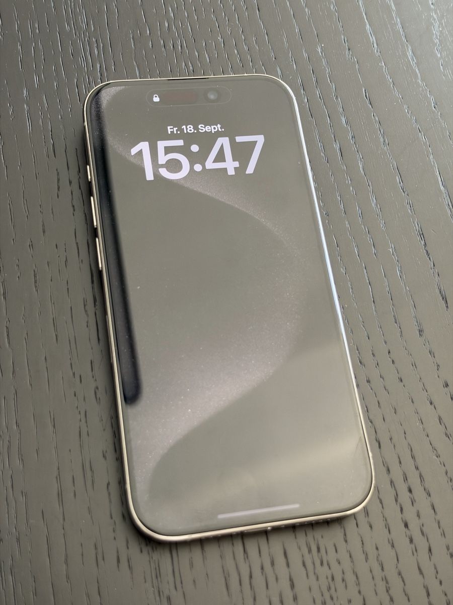Apple Telefoni cellulari / Smartphones: iPhone 15 Pro 128GB – Usato da Rotkreuz venduto da tiger1996 1
