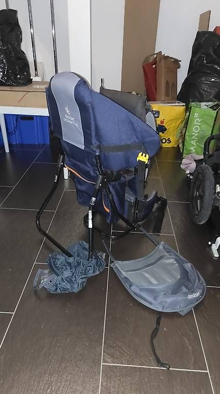 Deuter Porte-bébés ventraux & dorsaux: Zaino porta bambini – D'occasion à taverne par 7even7 1