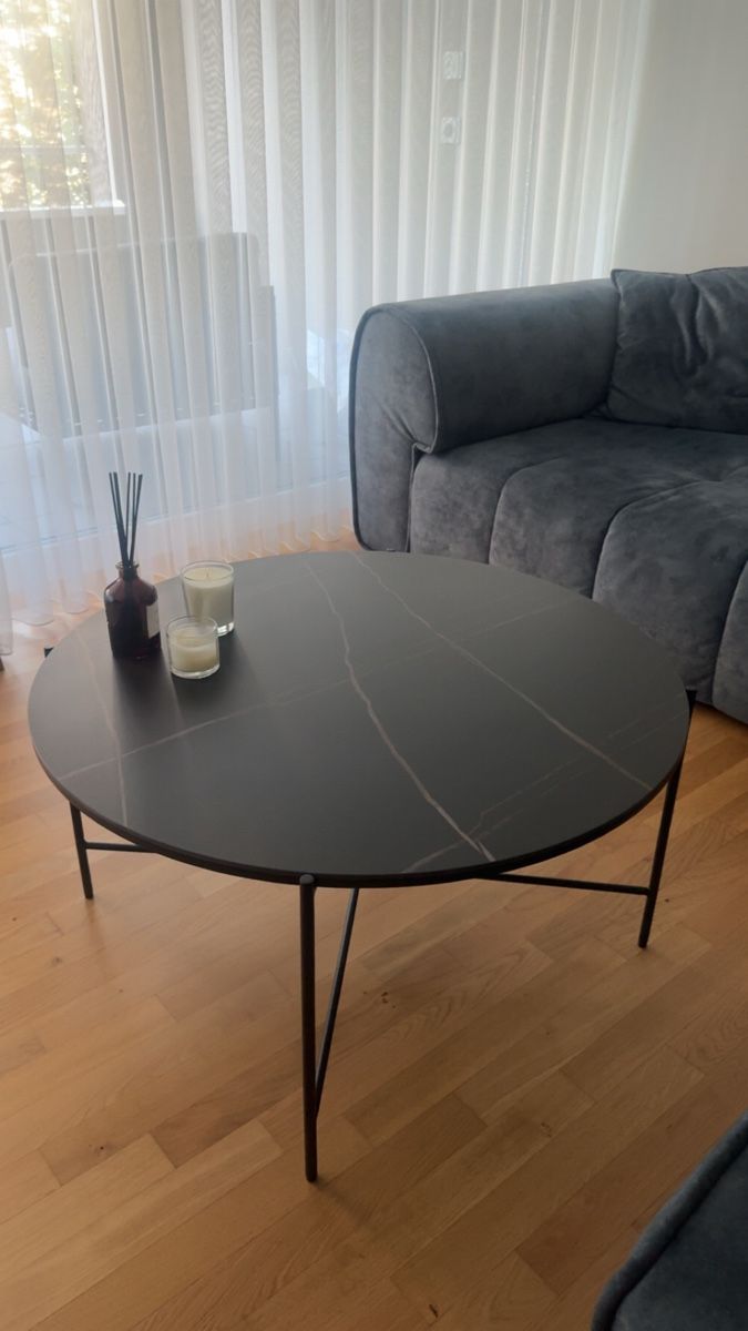 Livique Tische: Couchtisch – Neu (gemäss Beschreibung) aus Schönenwerd von Aaliyah_v