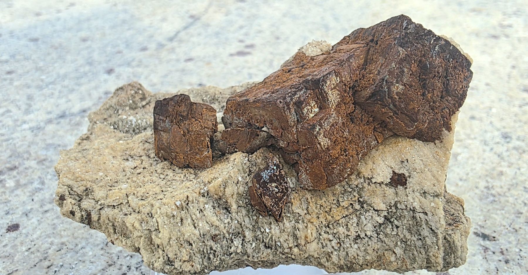 Mineralien & Heilsteine: Mineral: Siderit mit Rutil – Gebraucht aus Glis von nbu_65ys 5