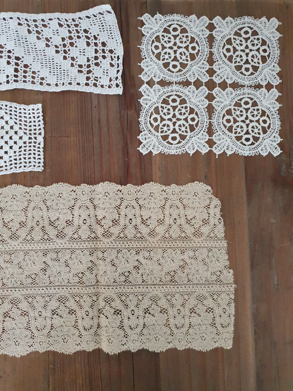 Tessuti: Spitzenstoffe, Spitzenbänder, Spitzendeckeli 6x Antik  LOT – Usato da Marbach SG venduto da ShabbyChicBrocante 2