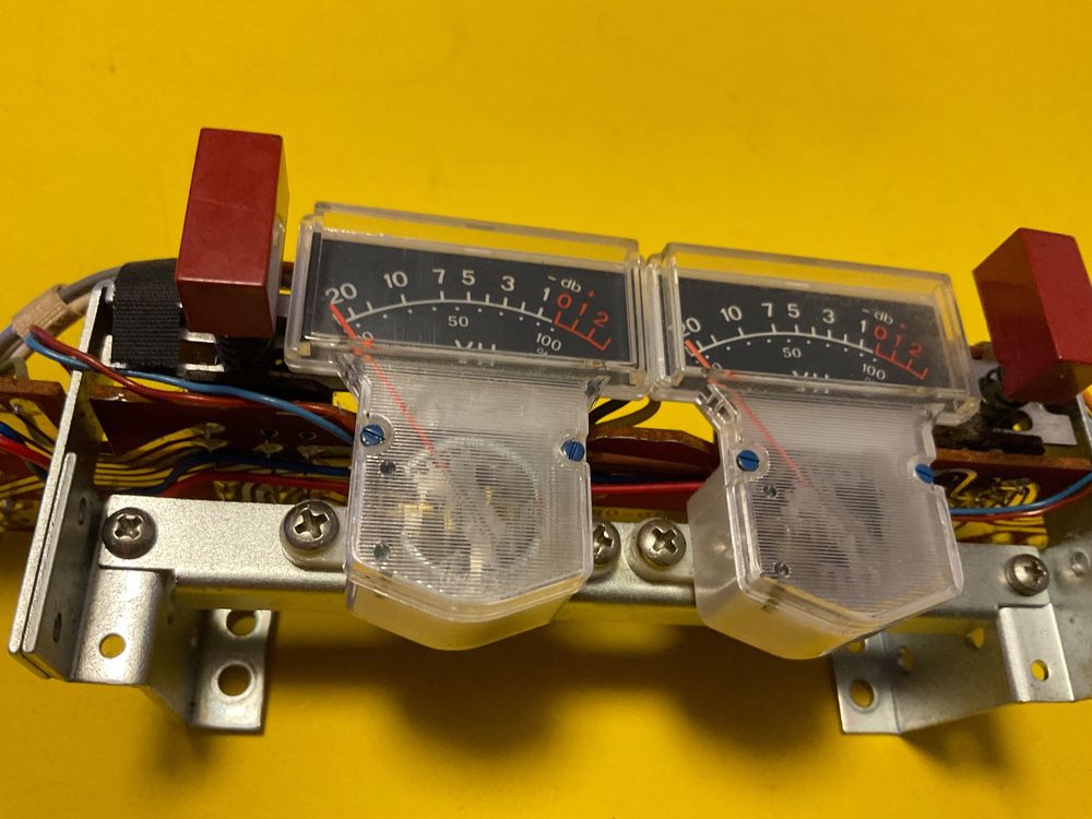 Let’s repair a Revox A77 VU-meter