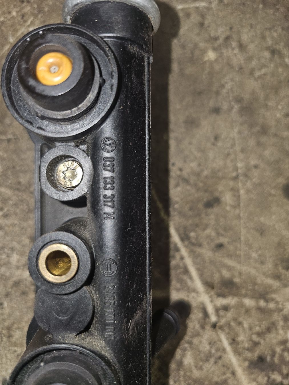 Volkswagen Tutti pezzi di ricambio auto: Bezinrail Vw Golf 3 Abf – Difettoso da Wila venduto da Schneeleu11 5