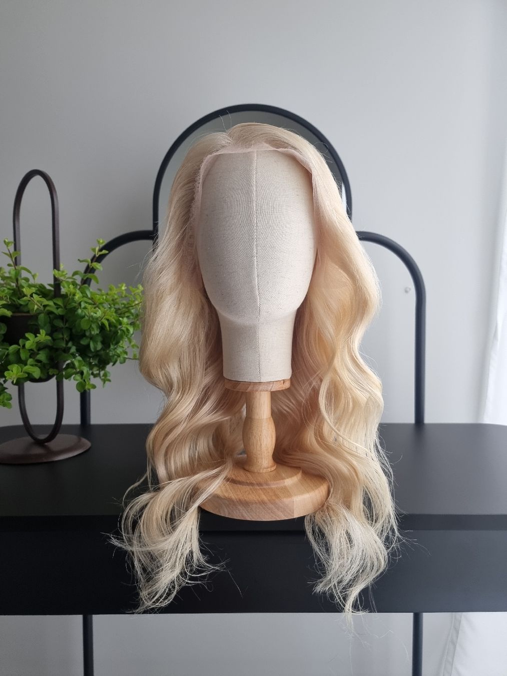 Parrucche: Wunderschöne Echthaarperücke. Blond – Nuovo e nell'imballaggio originale da Zürich venduto da pla_tm9w 1
