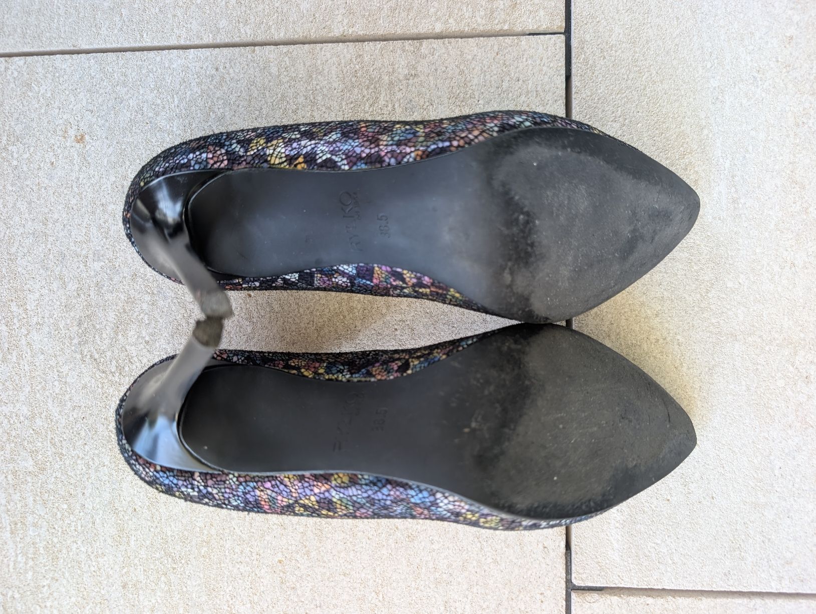 Scarpe da donna: Multicolor Pumps Size 38.5 – Usato da Lachen SZ venduto da joa_rf9n 3