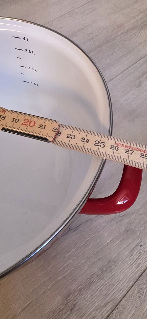 Töpfe: Emaille Kochtopf rot mit Punkten Durchmesser 26cm – Gebraucht aus Wigoltingen von Zuckerfee84 1