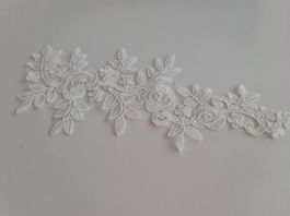 Spitzenapplikation Blumen weiss (2)