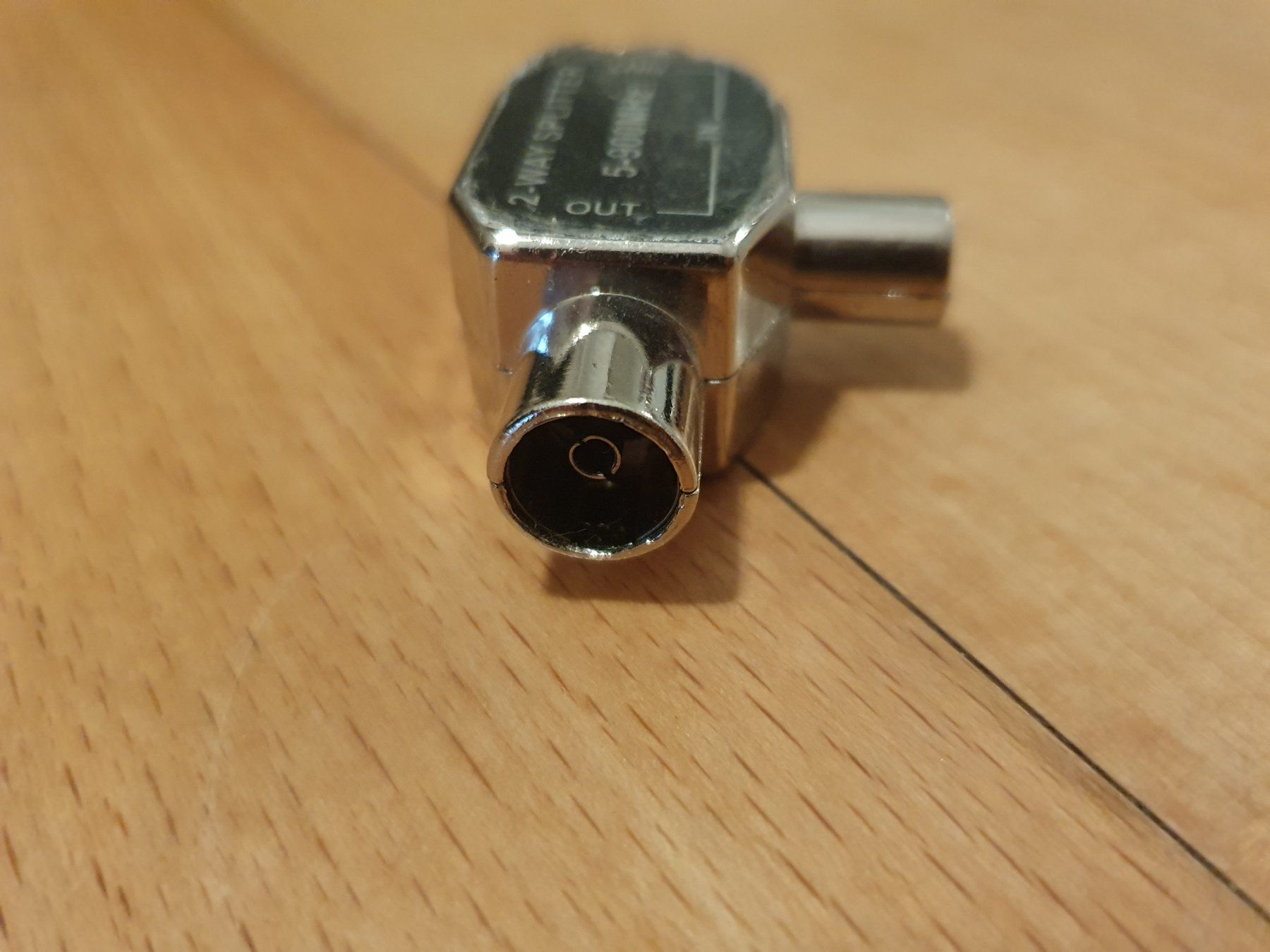 Unità & Adattatore: 2-Weg Antennen Splitter Verteiler Adapter – Usato da Bern venduto da Llu 2