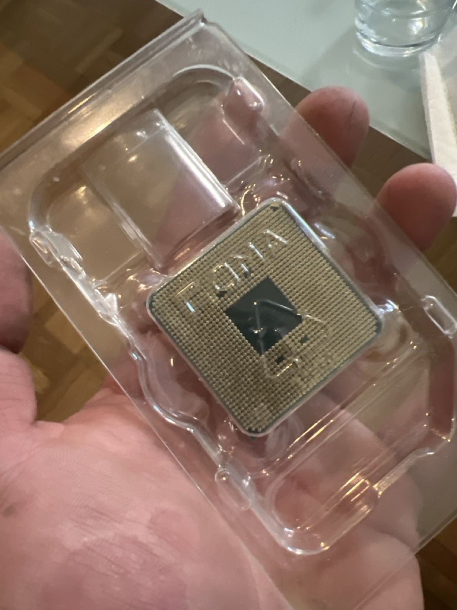 Componenti elettronici: AMD Ryzen 3 3100 neuf – Nuovo (secondo la descrizione) da Savièse venduto da Rafaelzmbx 1