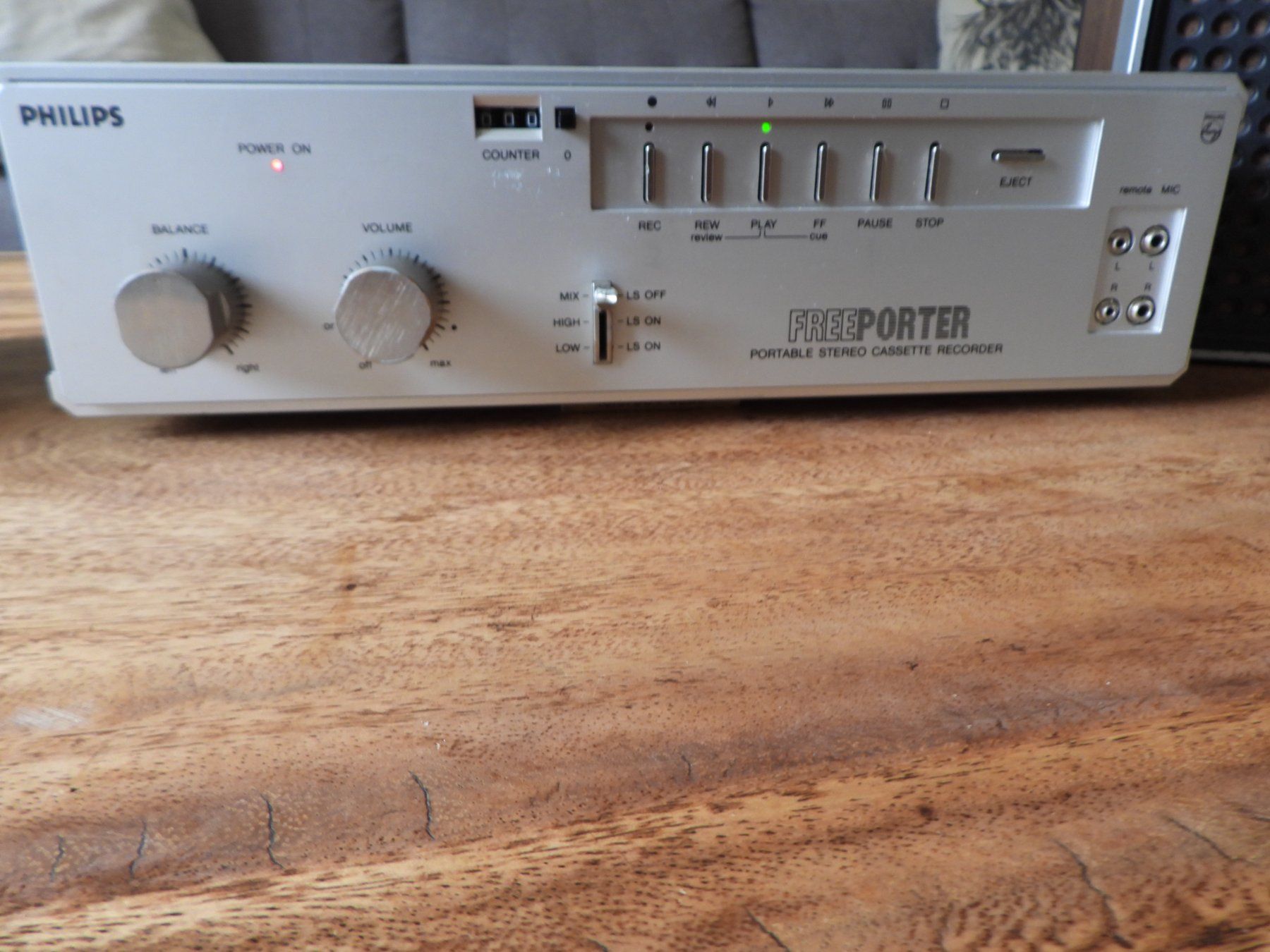Philips Registratori: Philips Freeporter Portable Stereo Cassette Recorder – Difettoso da Tavannes venduto da jimananas 1