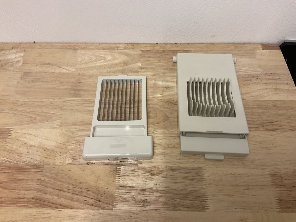 Appareils de cuisine: Gemüseschneider. Kunststoff alt gebraucht – D'occasion à Birsfelden par inf_l2yy 2
