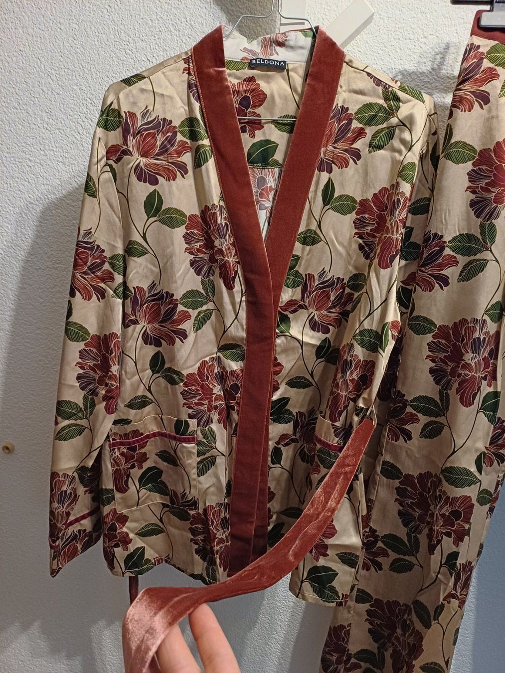 Beldona Negligees & Pigiami: BELDONA mixed Silk pijama set, floral pattern, Size M & L – Nuovo (secondo la descrizione) da Dübendorf venduto da palemoon 2