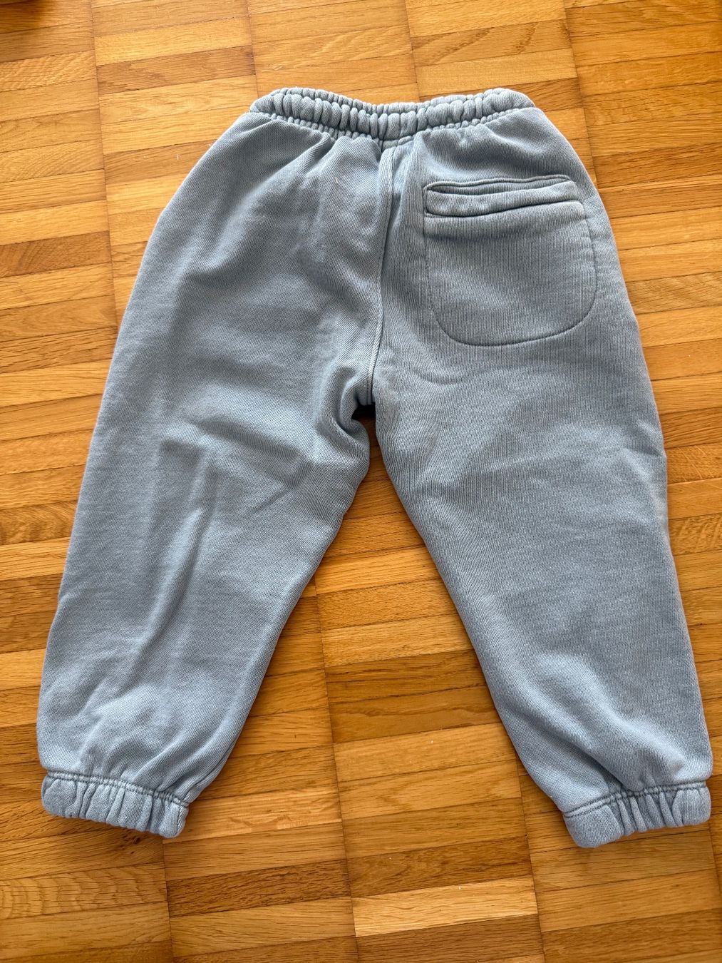 Zara Pantaloni: ZARA Hosen Gr 104 – Nuovo (secondo la descrizione) da Richterswil venduto da Eunoia85 1