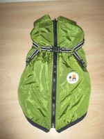 Warmer Hundemantel Grün mit integriertem Geschirr Gr.XL 49cm