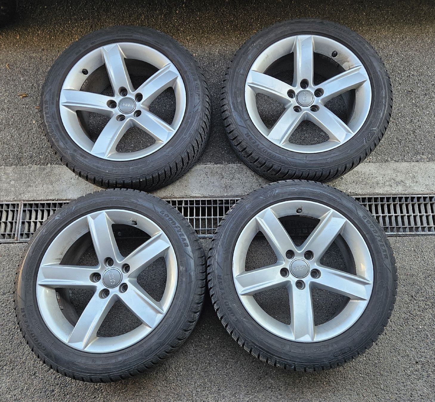 Pneus & Kompletträder: Audi A5 Original Winterräder mit Alufelgen – Gebraucht aus Rickenbach b. Wil von 1raz_ec1 1