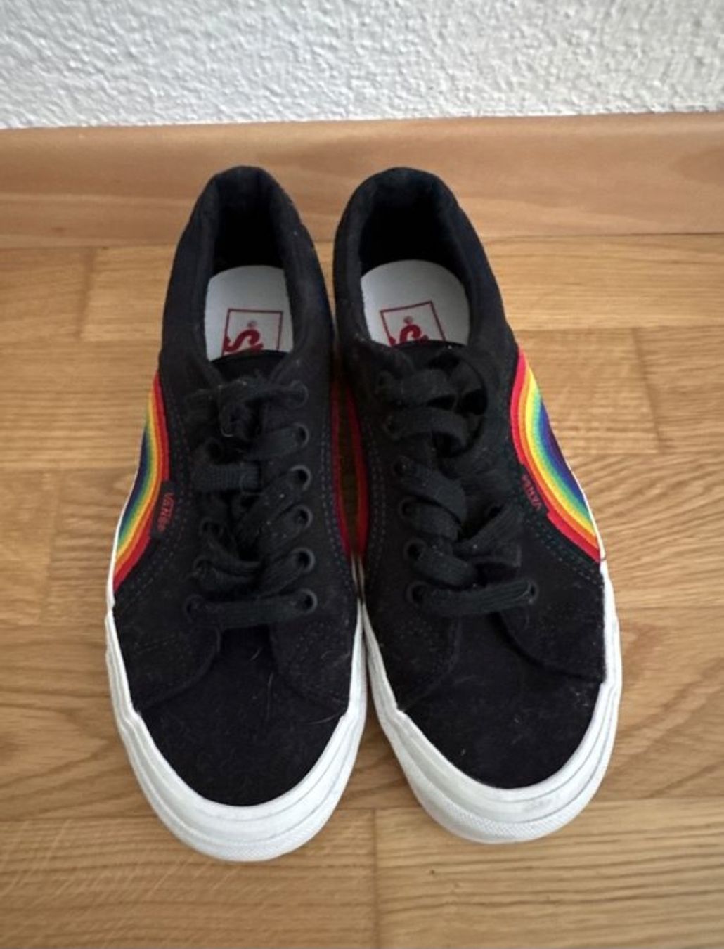 Vans Damenschuhe: Vans Rainbow/Pride 37 – Gebraucht aus Schliern b. Köniz von Piccola.3 1