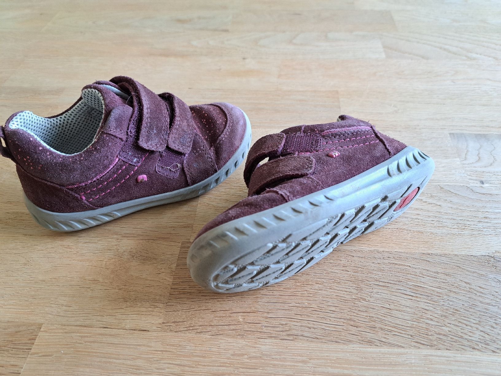 Elefanten Scarpe per ragazze: Glitzer Halbschuhe Elefanten 24 – Usato da Bergdietikon venduto da Staphylococcus 2