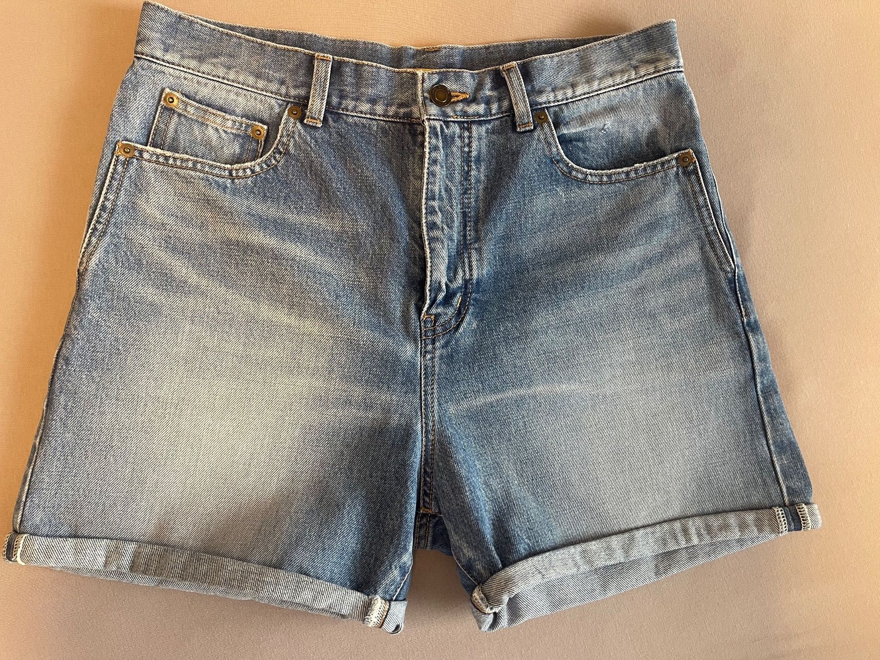 Saint Laurent Jeans: Saint Laurent Denim Shorts in Gr. 29 – Usato da Zizers venduto da sarah_1987
