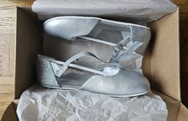 New Navega barefoot silver flats