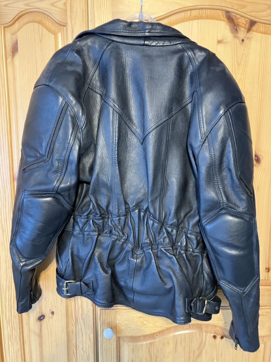 Held Giacche: Motorradlederjacke Held Grösse 40 schwarz – Usato da Balterswil venduto da Swiss611 2
