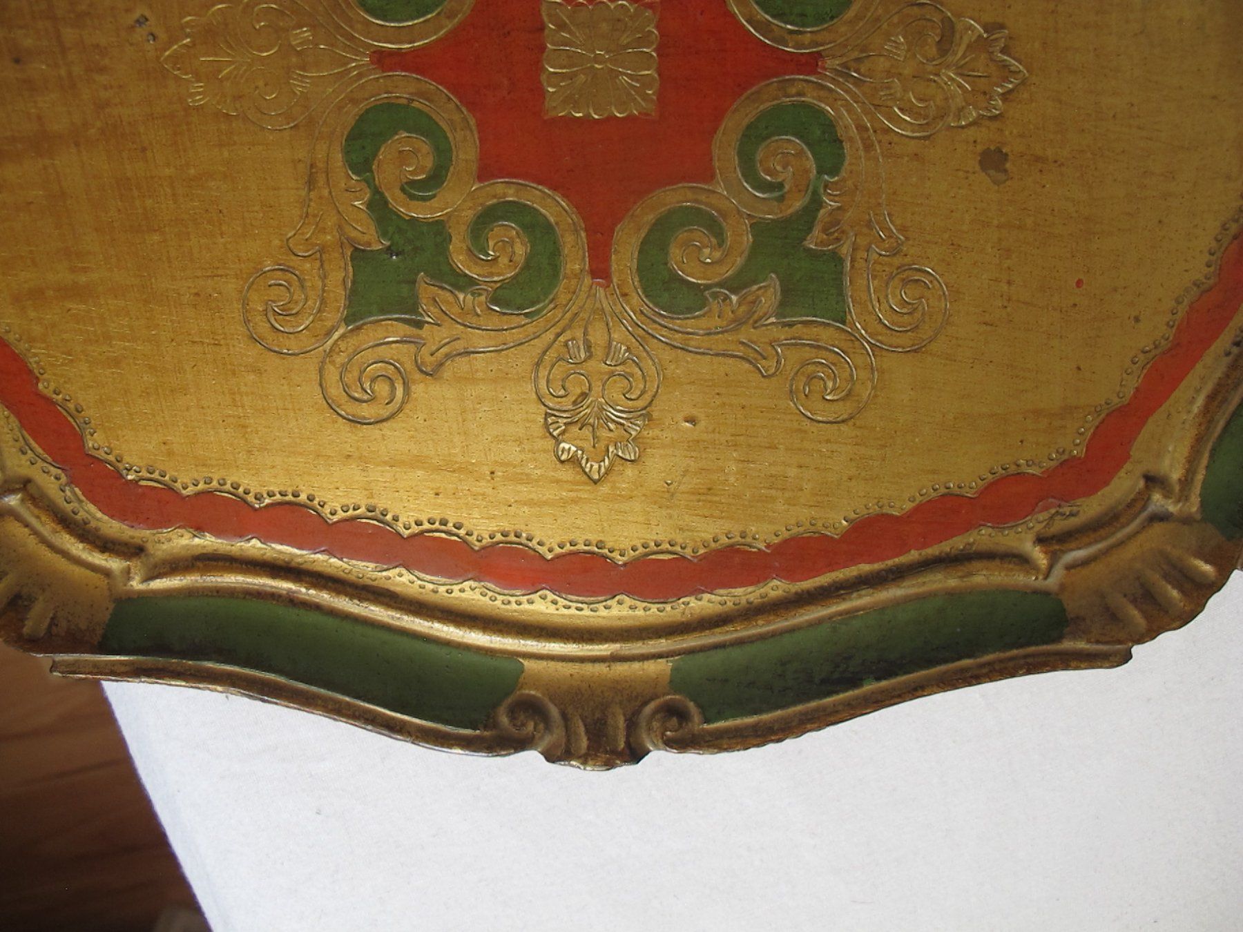 Servierplatten: Antikes Holztablett, Gold verziert, Vintage – Gebraucht aus Löhningen von Chimae67 9