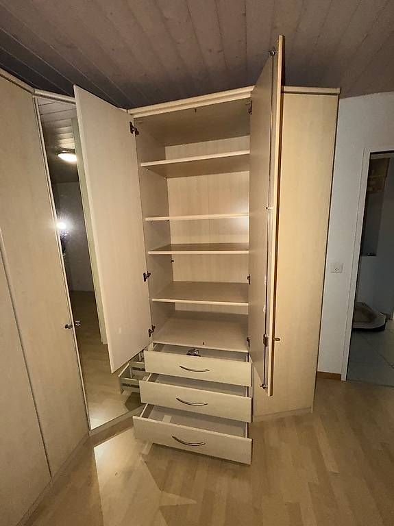 Armadi: Grosser Eckkleiderschrank Ahorn – Usato da Nebikon venduto da udim2013 4