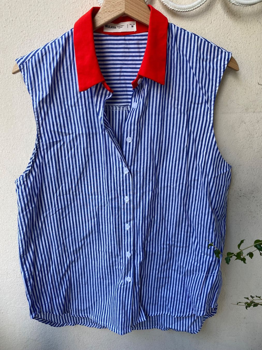 Camicette: Chemise sans manches rayée bleue et blanche taille M – Usato da Genève venduto da lejardindesvetements