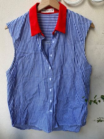 Chemise sans manches rayée bleue et blanche taille M