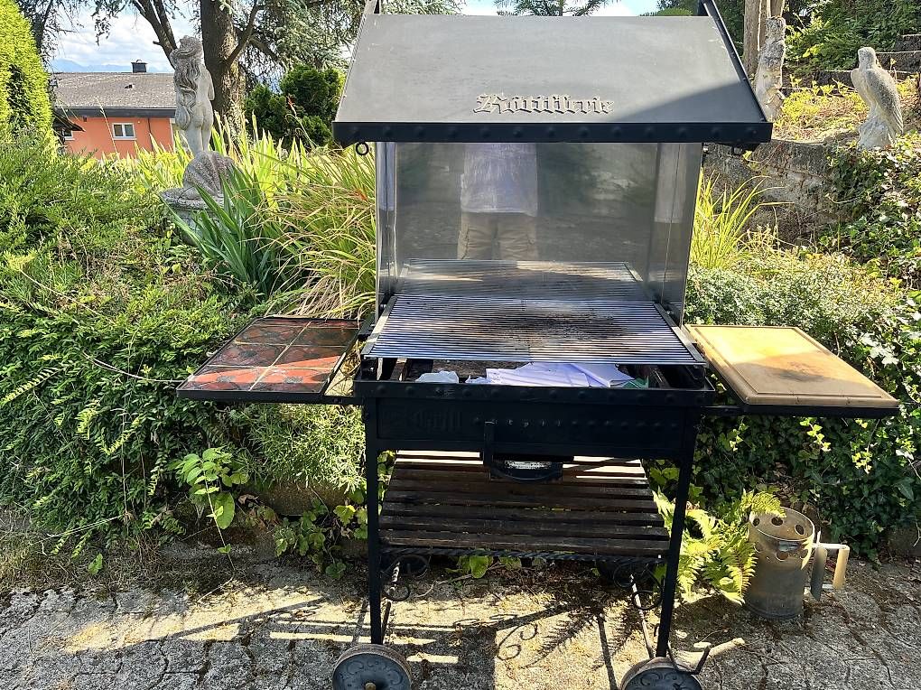 Holzartikel: Holzkohlegrill – Gebraucht aus Mauren TG von Kochmario