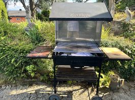 Holzkohlegrill