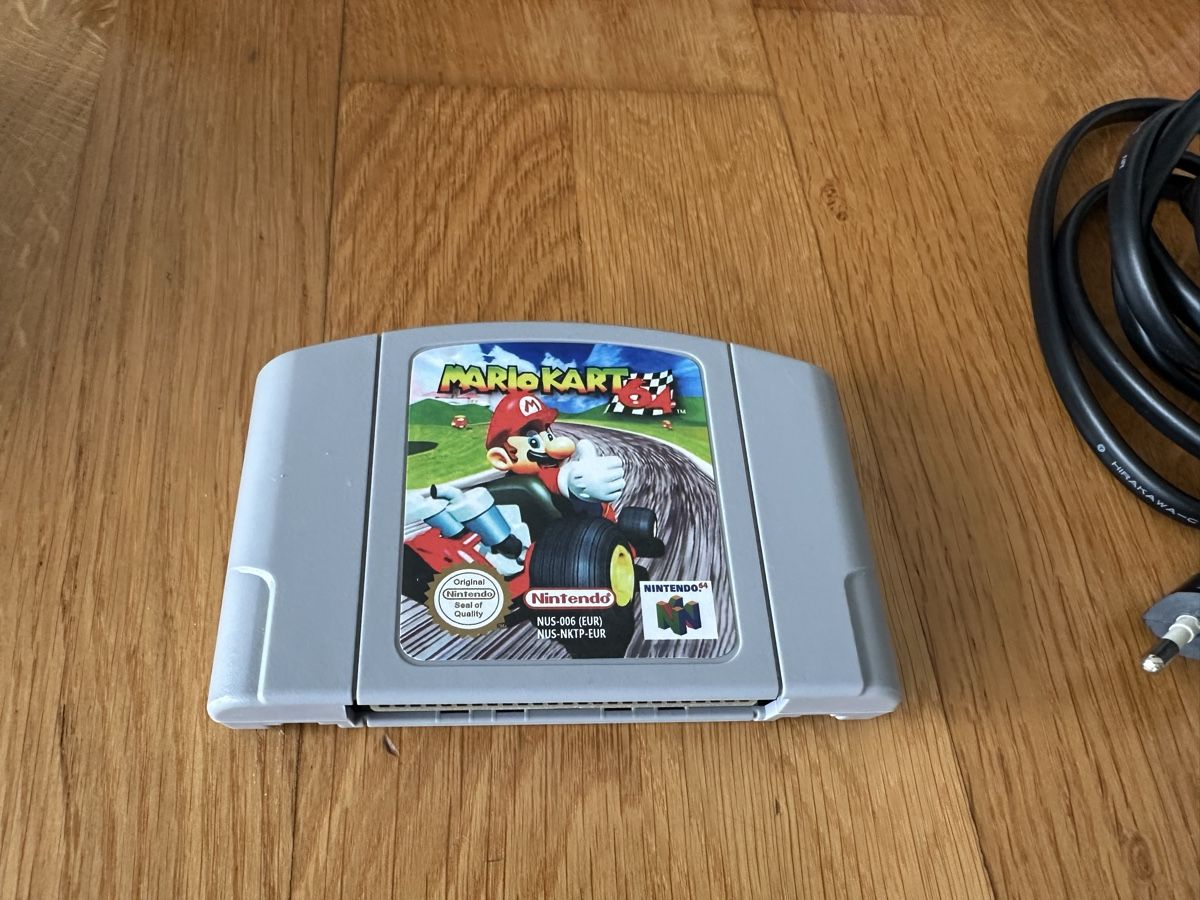 Nintendo Console: Nintendo 64 mit Mario Kart 64 und Controller – Usato da Widnau venduto da JensHanselmannn 3