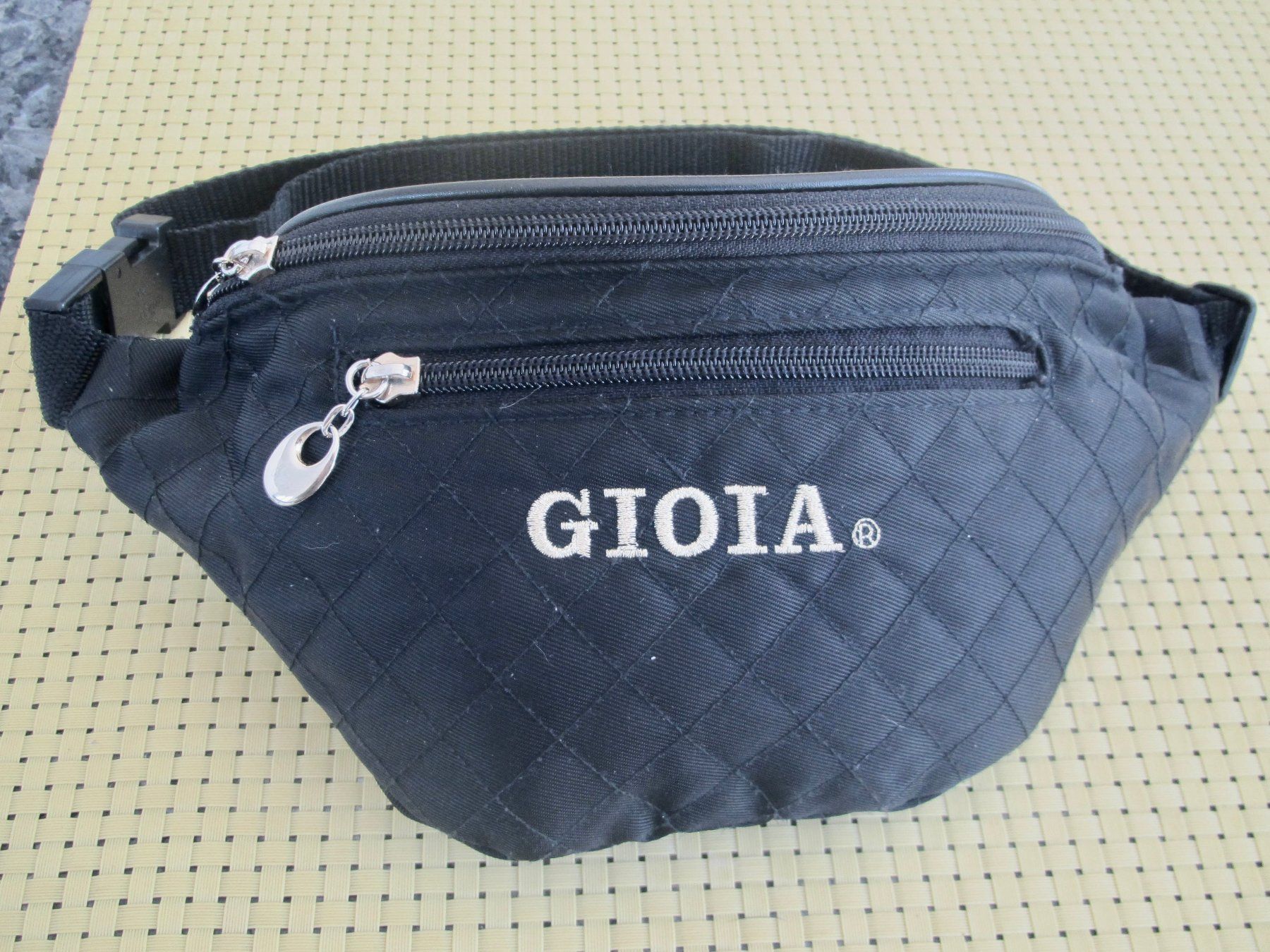 Taschen für Damen: SAC BANANE GIOLA – Gebraucht aus Murten von Selliot