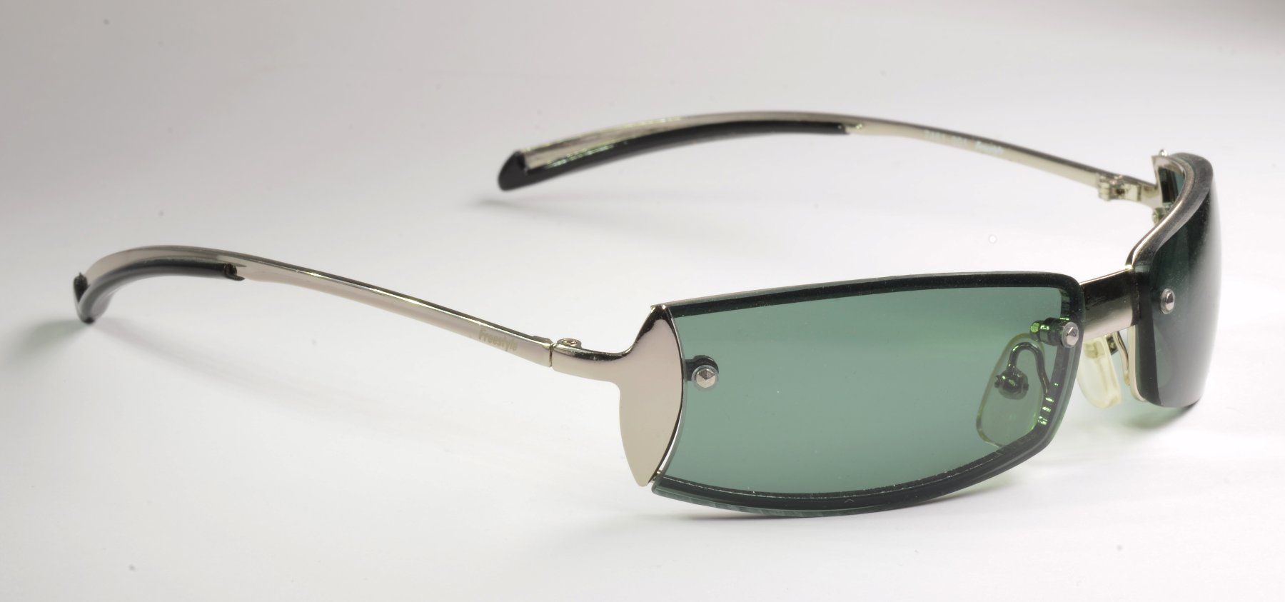 Brillen & Gläser: Freestyle Sport & Freizeit Sonnenbrille dunkler Filter – Neu und originalverpackt aus Neerach von i-style24 3