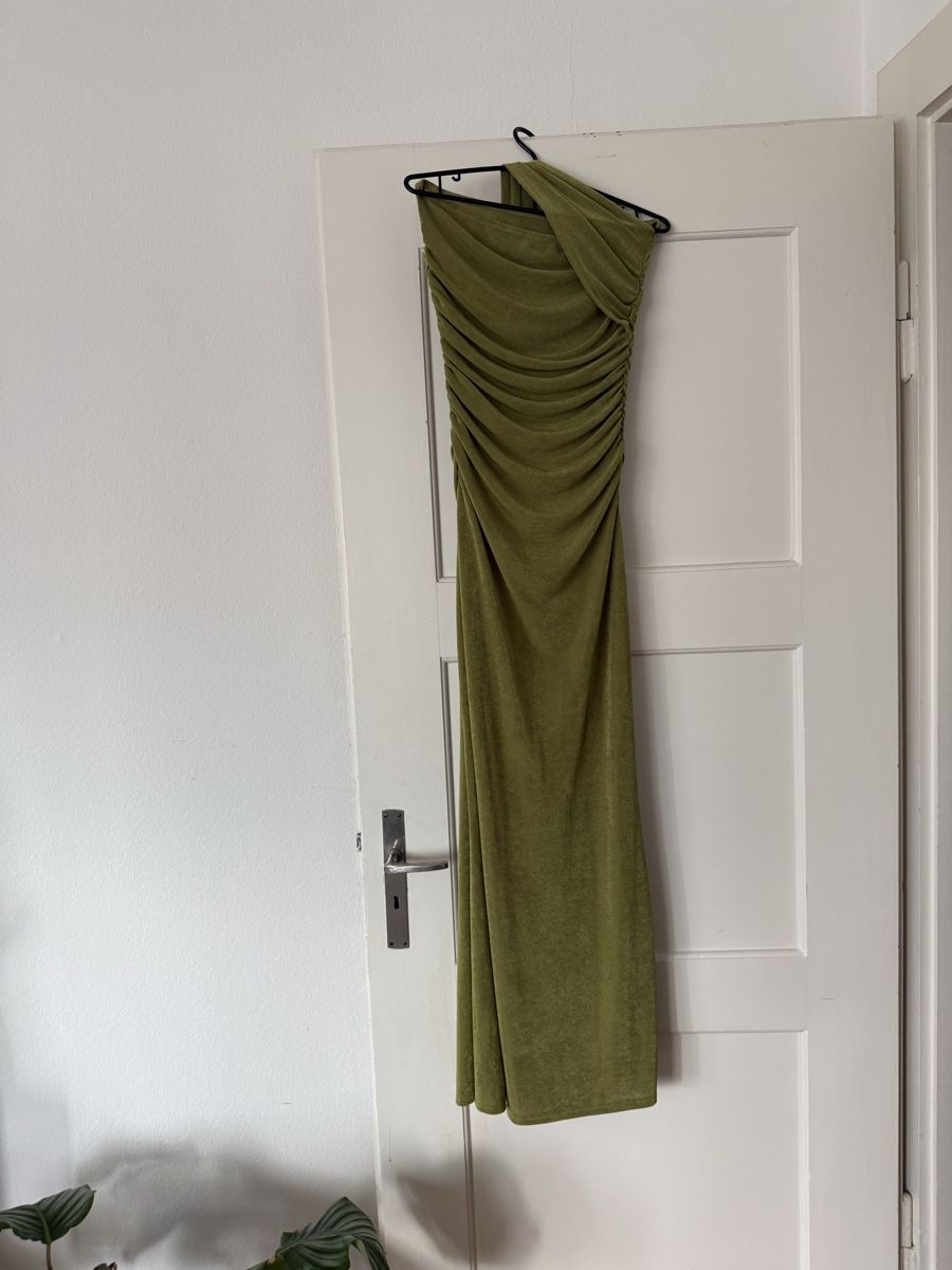 Vestiti: Olive Green Strapless Maxi Dress Size M – Nuovo (secondo la descrizione) da Zürich venduto da aar_9mtz 1