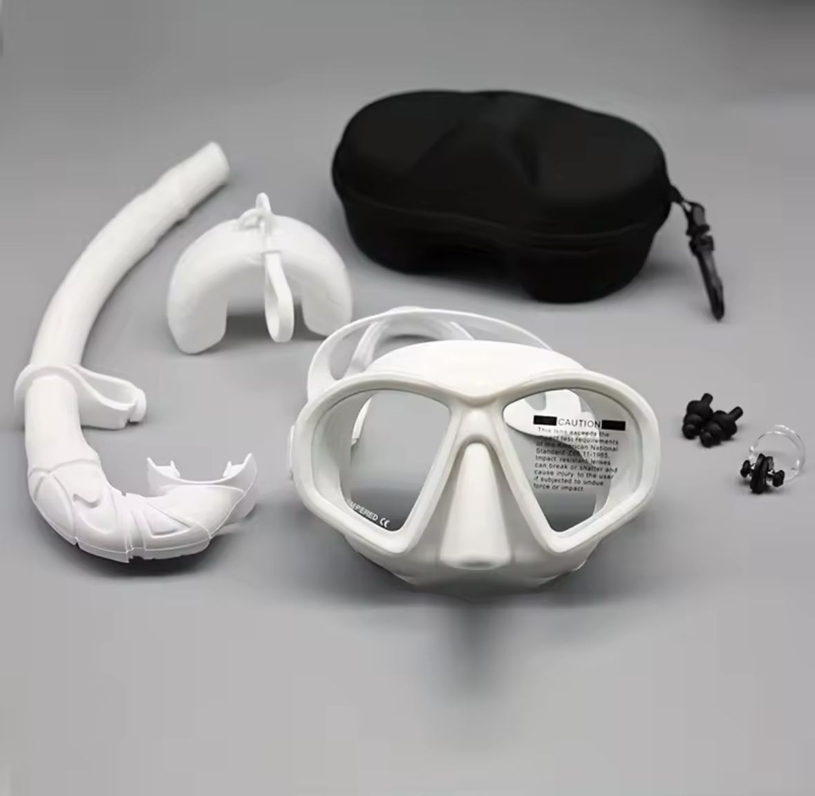 Occhiali & Lenti: Taucherbrille mit Schnorchel Set neu – Nuovo e nell'imballaggio originale da Horgen venduto da TrendShopSwitzerland