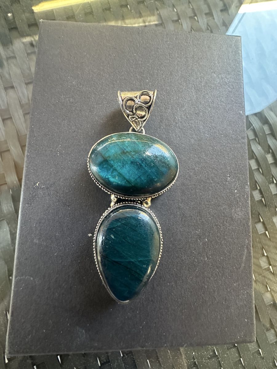 Ciondoli: Vintage Edelstein Anhänger, echter Labrador ! – Nuovo e nell'imballaggio originale da Kriens venduto da Hortensie6