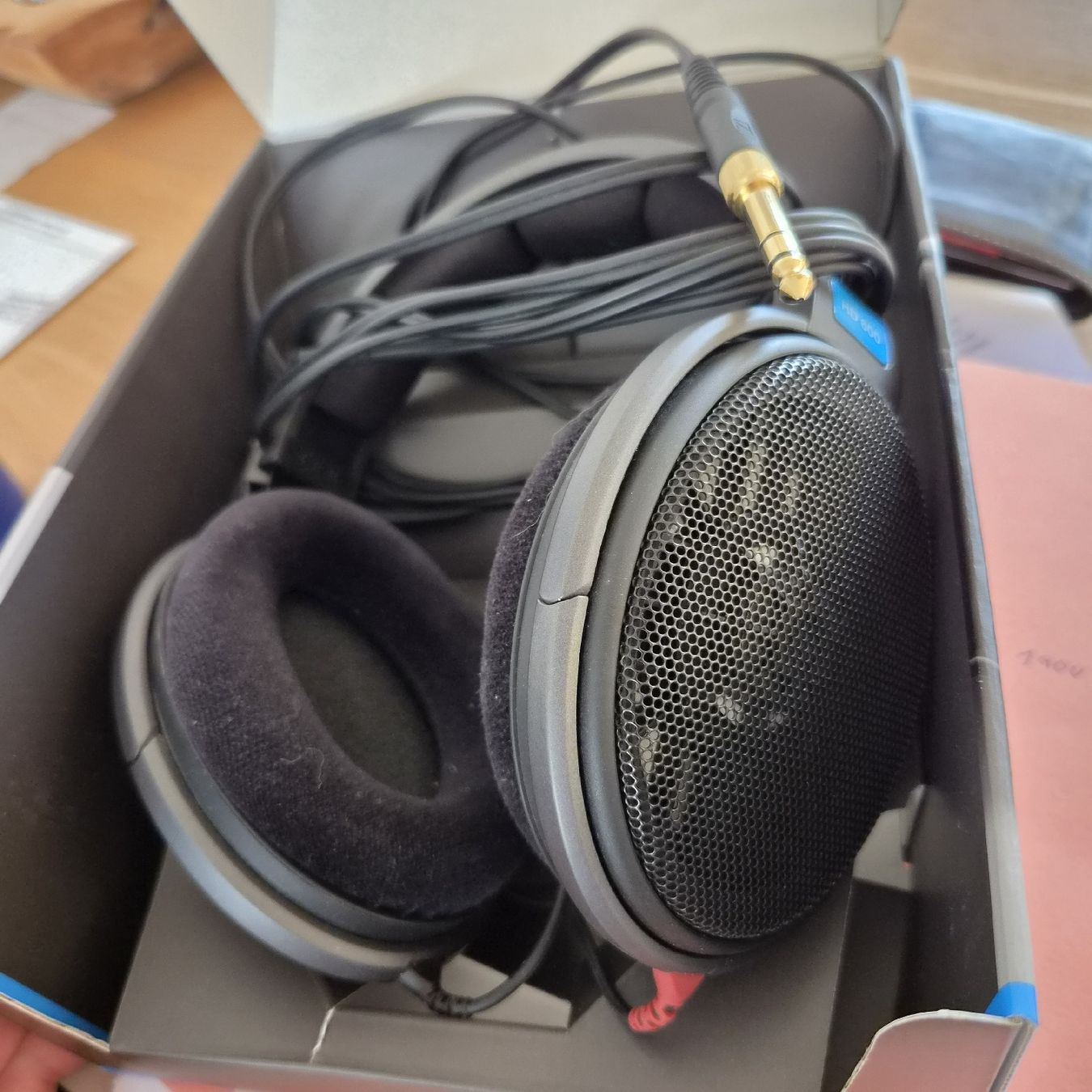 Sennheiser Cuffie: Kopfhörer Sennheiser HD 600 mit Originalverpackung – Nuovo (secondo la descrizione) da Scherz venduto da gui_6q7l 1