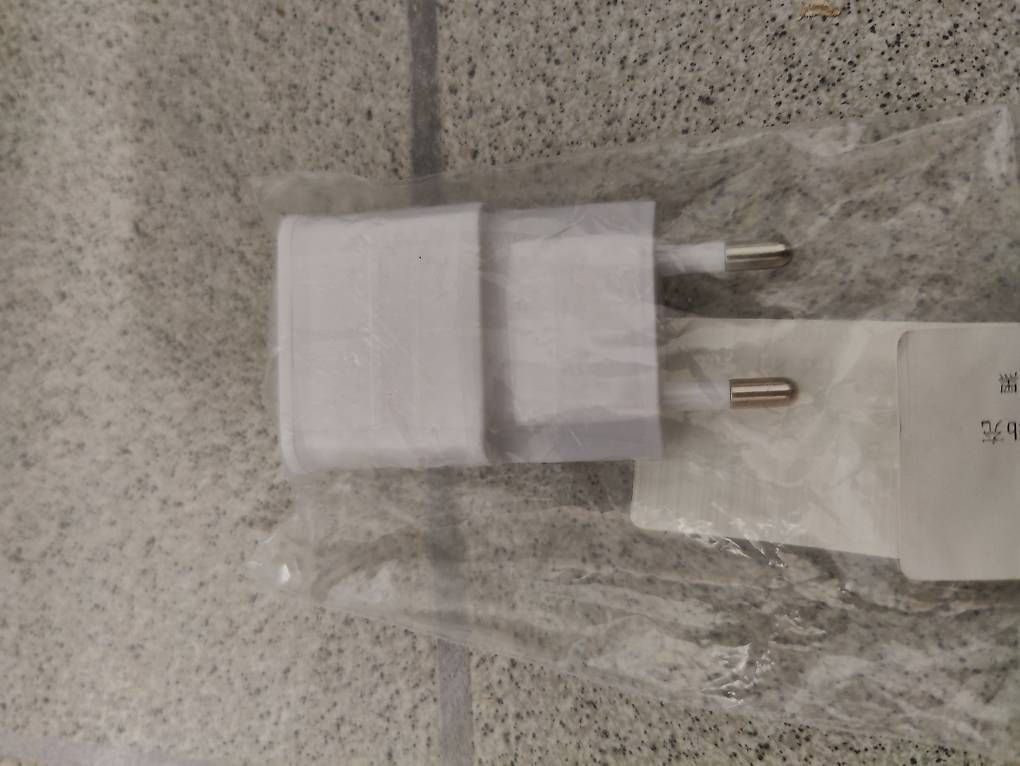 Caricabatterie: USB Ladegerät ohne Kabel – Nuovo e nell'imballaggio originale da Stäfa venduto da TBStaefa
