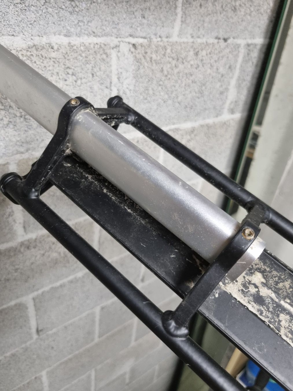 Dachträger: Fahrradständer – Gebraucht aus Gravesano von  2
