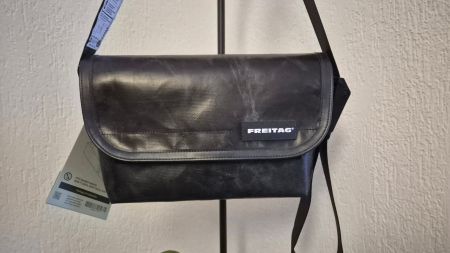 FREITAG F41 HAWAII FIVE-0 Umhängetasche schwarz