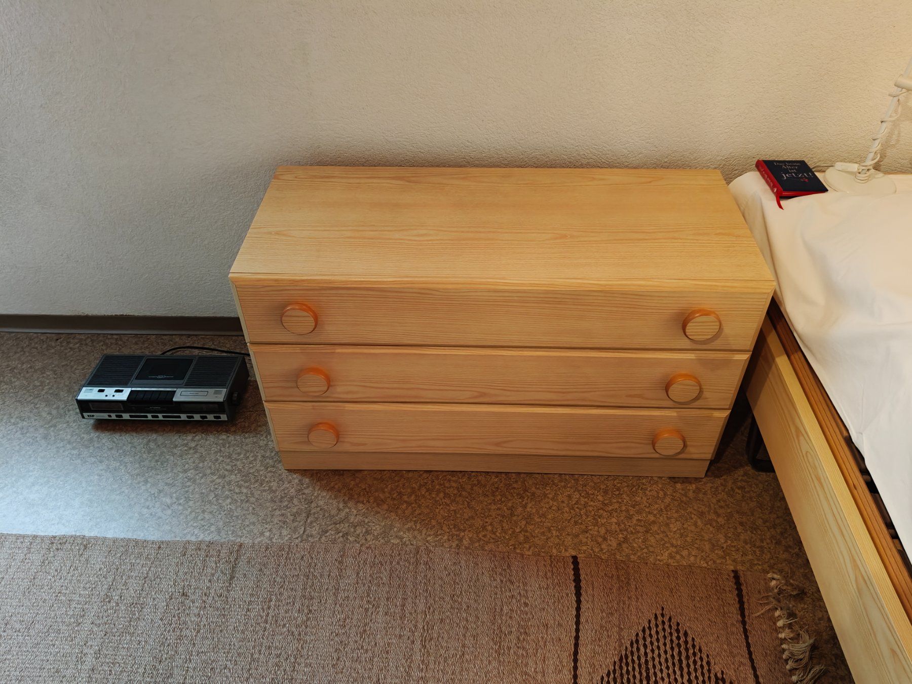 Tables de nuit: Nachttisch/Sideboard Holz – D'occasion à Wettswil par sil_jw56