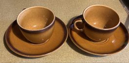 Service à café, tasses et soucoupes! 