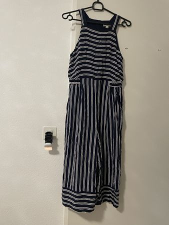 Sommerlicher Jumpsuit mit Streifen, Grösse M, Top Zustand