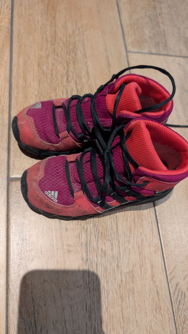 Adidas Scarpe per ragazzi: Adidas Terrex Gore-Tex Wanderschuhe Kinder, Grösse 27 – Usato da Zürich venduto da nurp