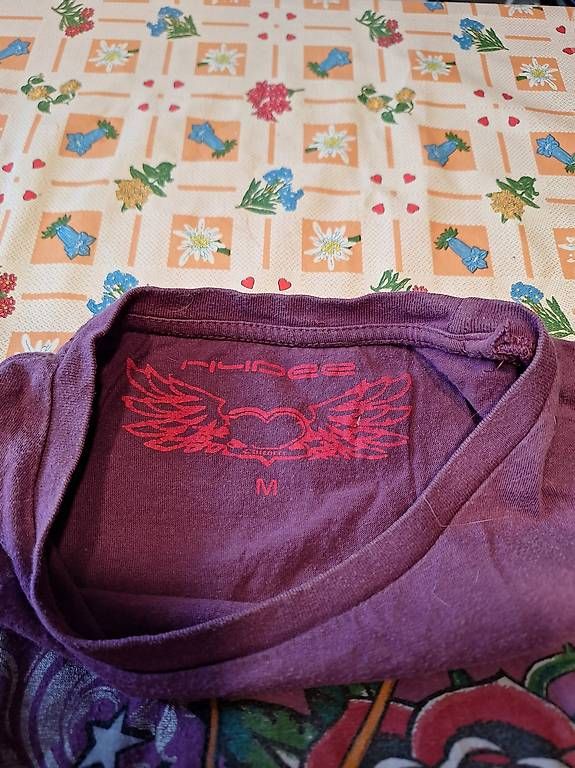 T-shirt: T-Shirt – Usato da Büron venduto da engeldelfin1980 2