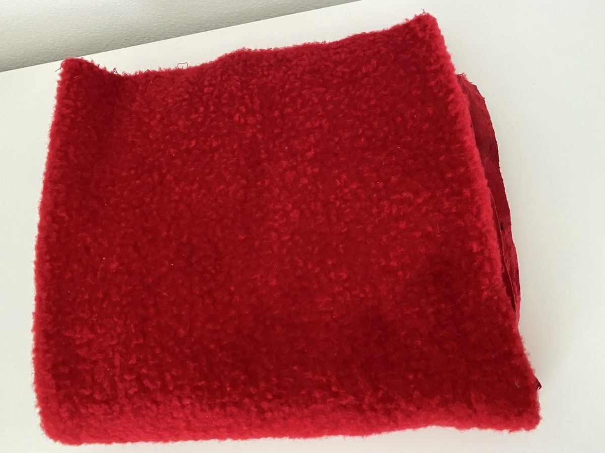 Tissus: Jetzt noch!!! Rot Stoff Teddy-Optik ca. 65-140 cm – Neuf (Voir description) à Flawil par sonnengeist
